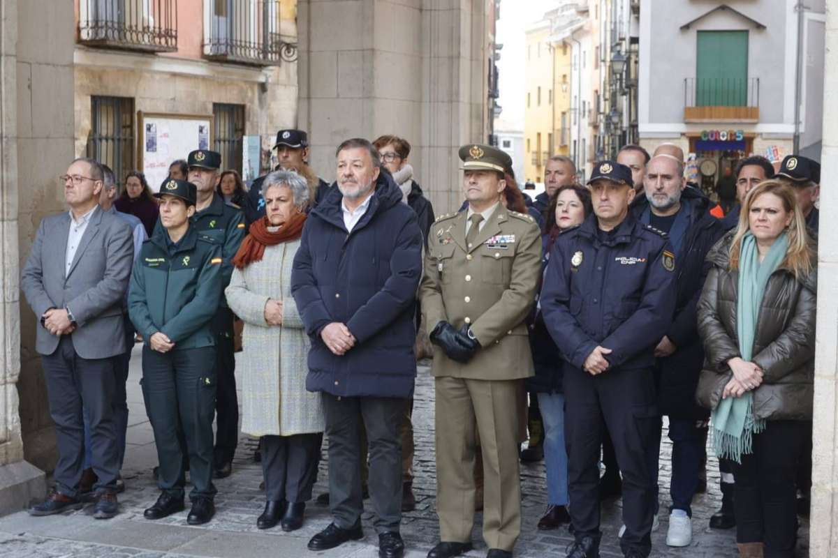 Minuto de silencio en Cuenca.