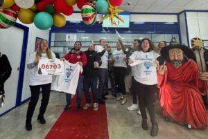 La alegría de la Administración Uno de Motilla de Palancar tras repartir 4 millones de euros del sorteo de 'El Niño'.