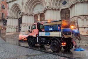 Una máquina quitanieves en Cuenca.