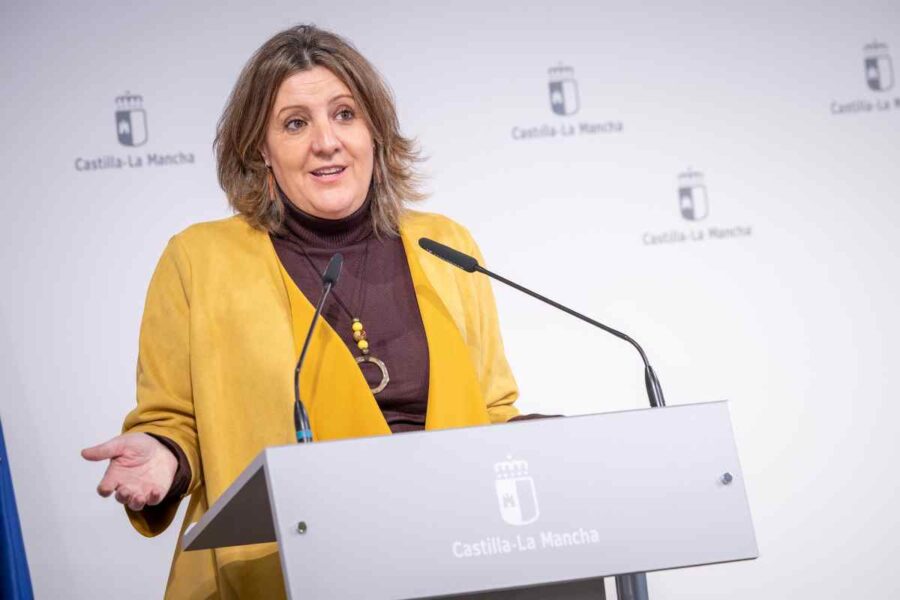 La Junta atribuye la subida del paro en Castilla-La Mancha a la regularización de migrantes y destaca el récord de afiliación