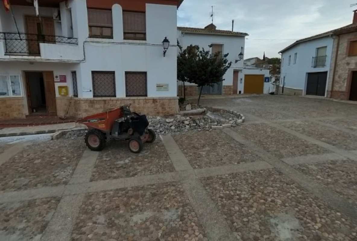Accidente laboral en la Plaza de Cruz Verde de Castillo de Garcimuñoz (Cuenca).