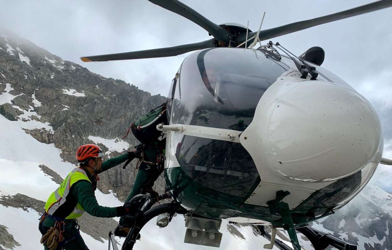 Imagen de archivo de un rescate de la Guardia Civil en el Pirineo oscense