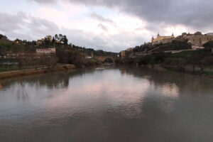 Crecida del Tajo en Toledo este viernes.