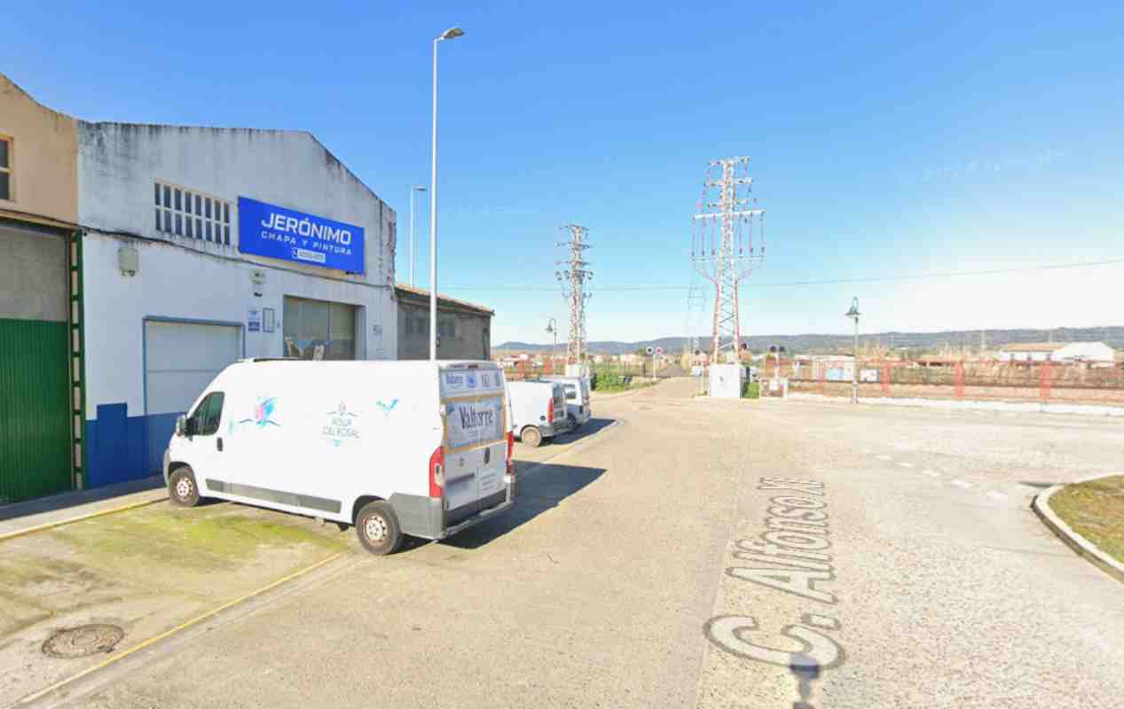 Calle Alfonso XI, donde está el taller en el que se ha producido el accidente laboral.