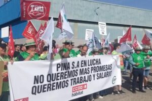 Protesta de trabajadores de Pinasa en Cuenca. Foto: UGT CLM.