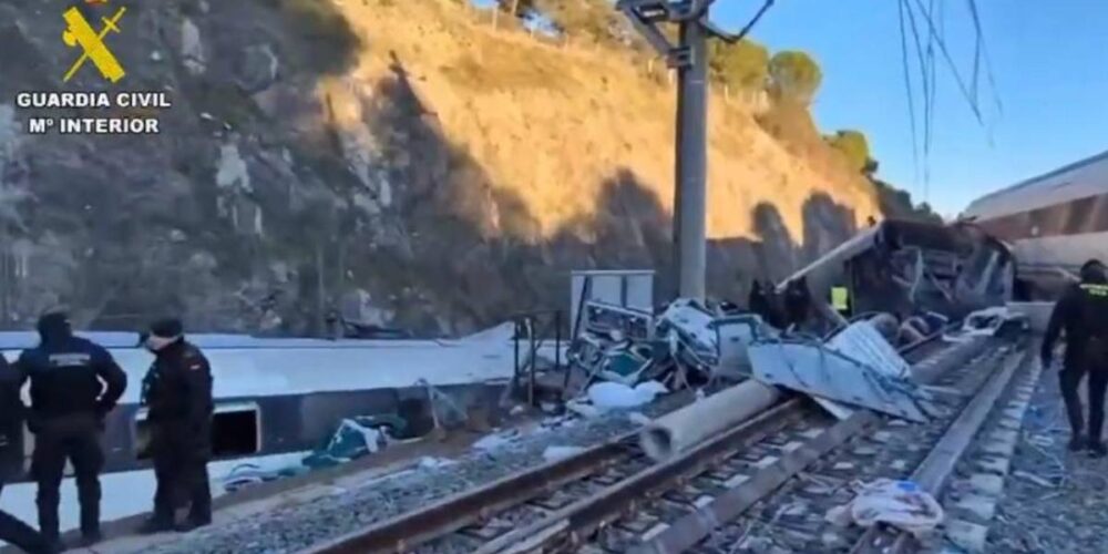 Tren de Renfe afectado por el accidente ferroviario. Foto: Guardia Civil