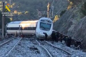 Tren de Renfe afectado por el accidente ferroviario. Foto: Guardia Civil