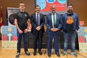 Firma del convenio entre Gacha's Comedy, la UCLM y Globalcaja