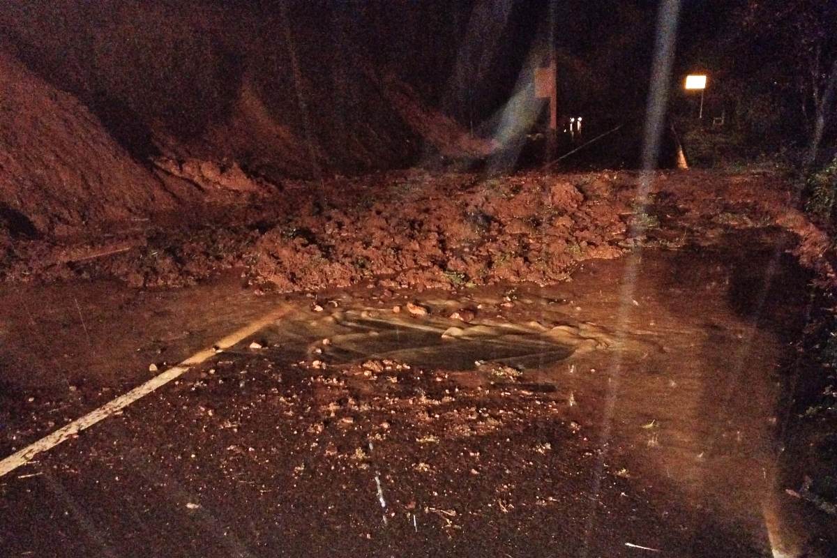 Imagen de los desprendimientos en la salida norte de Fuencaliente