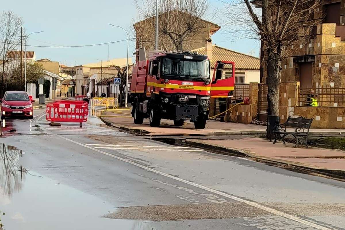 La UME actuando en viviendas de Fernán Caballero