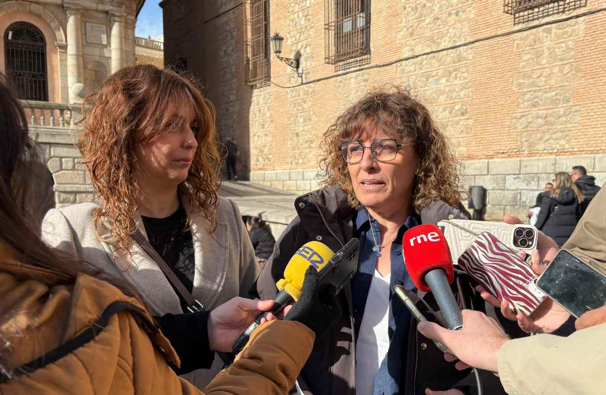 la concejala socialista Ana Abellán y la representante de IU en el Consejo Local de la Mujer, Elisa Fernández