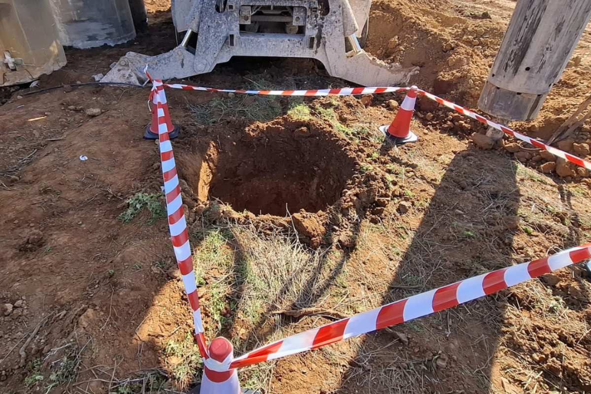 Perforación en la que ha caído el trabajador accidentado