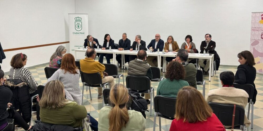 Reunión del Patronato de Personas con Discapacidad de Ciudad real para impedir la celebración del congreso antivacunas