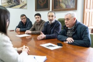 Reunión para abordar el arreglo del puente de Checa