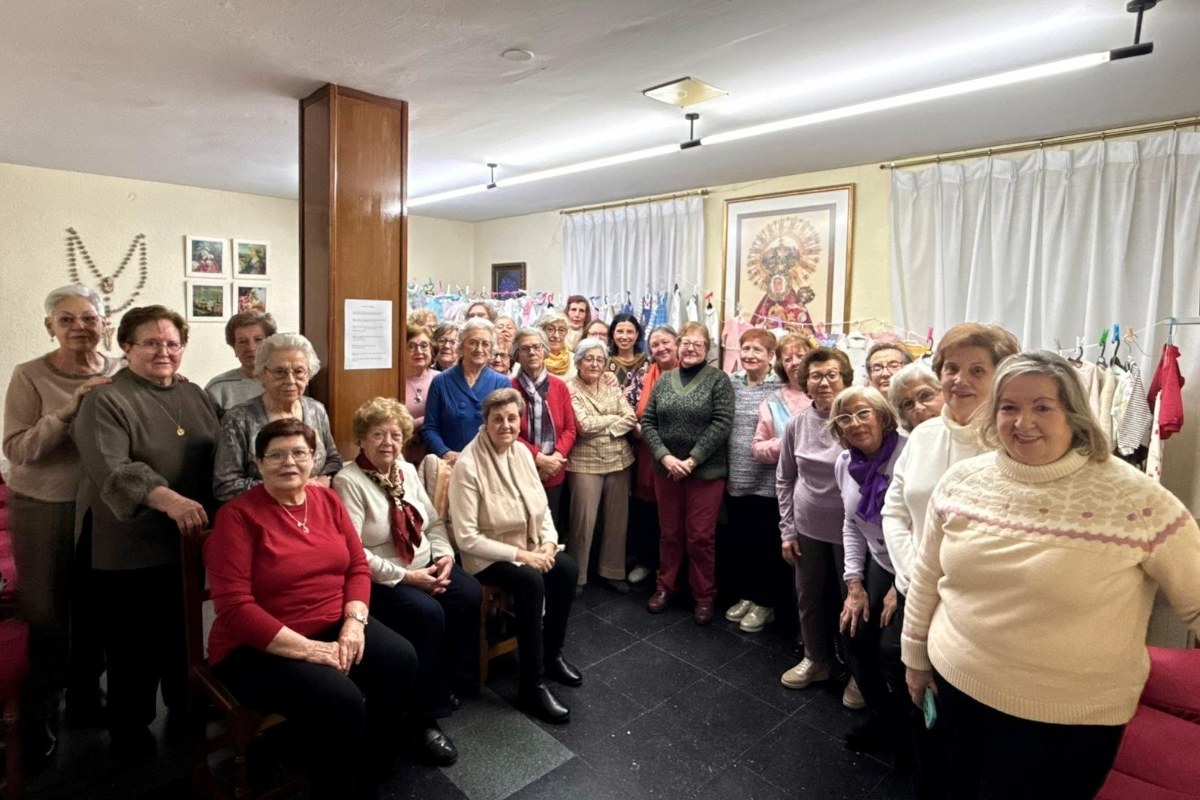 Mujeres de la Asociación de Viudas Virgen de Los Llanos de Albacete con Cáritas Diocesana. Foto: Ayuntamiento de Albacete