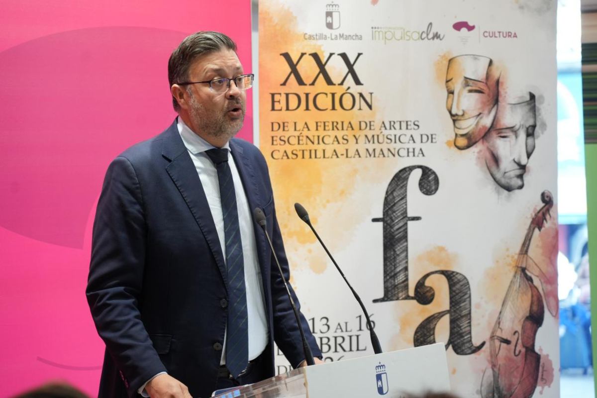 el consejero de Educación, Cultura y Deportes, Amador Pastor