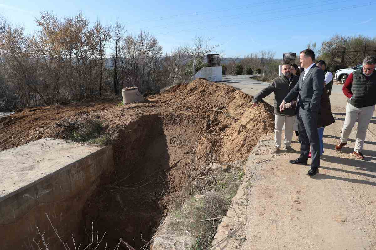 Visitas a los trabajo de limpieza del Arroyo Valdelobos.