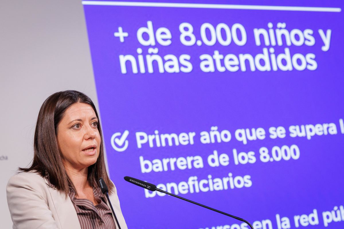 La consejera de Bienestar Social, Bárbara García Torijano, en una rueda de prensa en el Palacio de Fuensalida. (Fotos: D. Esteban González // JCCM)