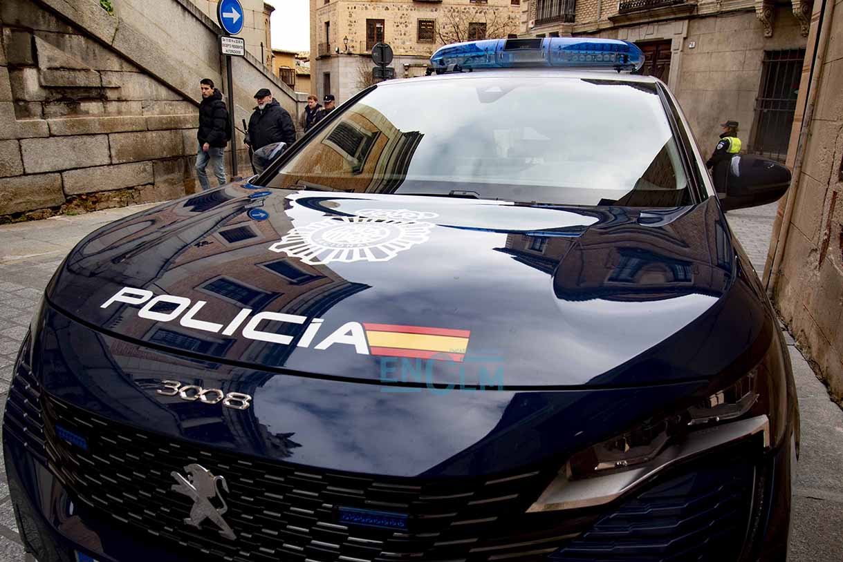 Coche de la Policía Nacional. Foto: Rebeca Arango.