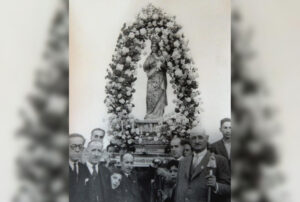 Foto antigua de la Cofradía de la Virgen del Valle. Fuente: Cofradía de la Virgen del Valle.