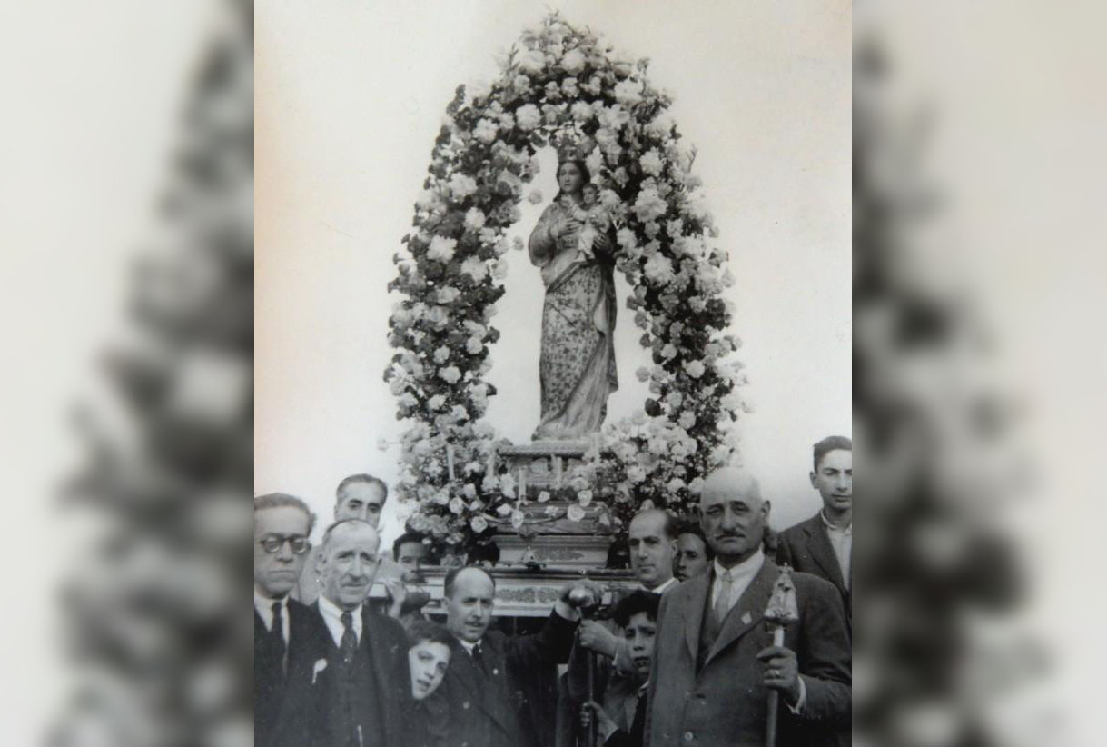 Foto antigua de la Cofradía de la Virgen del Valle. Fuente: Cofradía de la Virgen del Valle.