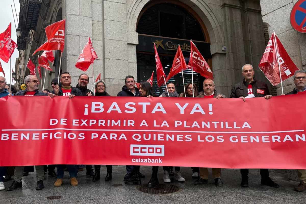 Concentración de trabajadores de La Caixa en Toledo