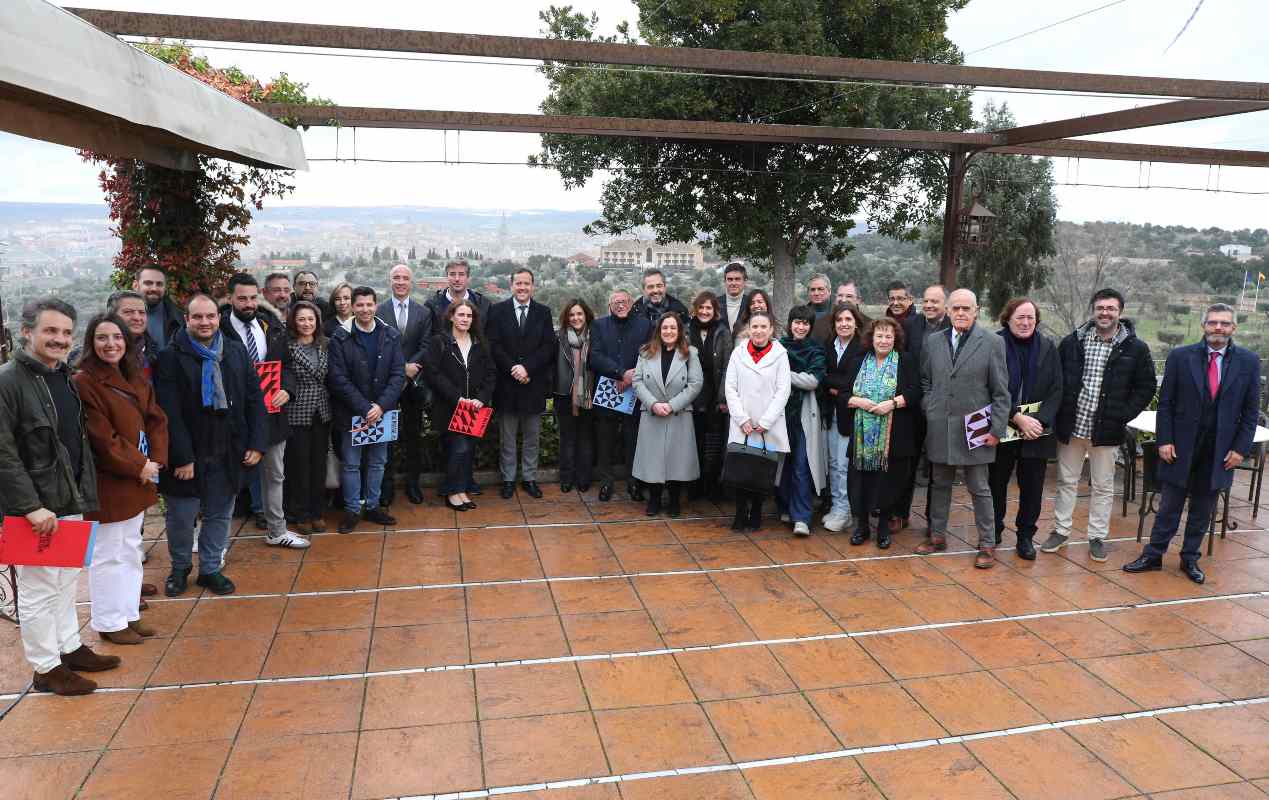El alcalde de Toledo, Carlos Velázquez, en un encuentro con los medios de comunicación.