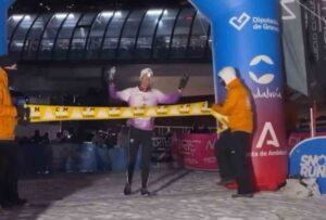 Diego Díaz triunfa de nuevo sobre la nieve de Sierra Nevada.