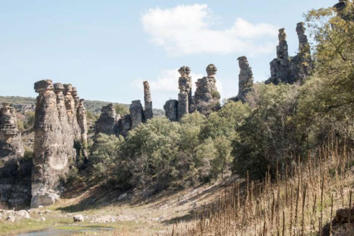 Frailes de Reato desde abajo Foto: Adel Sierra Norte