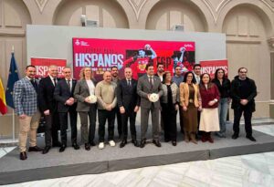 Foto de familia el día en el que se presentó el partido internacional de balonmano entre España y Francia en Ciudad Real. Foto: Ayuntamiento de Ciudad Real.