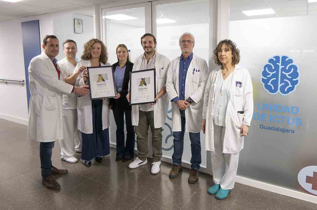 El equipo galardonado del hospital de Guadalajara. Foto: Javier Ramos González/Sescam.