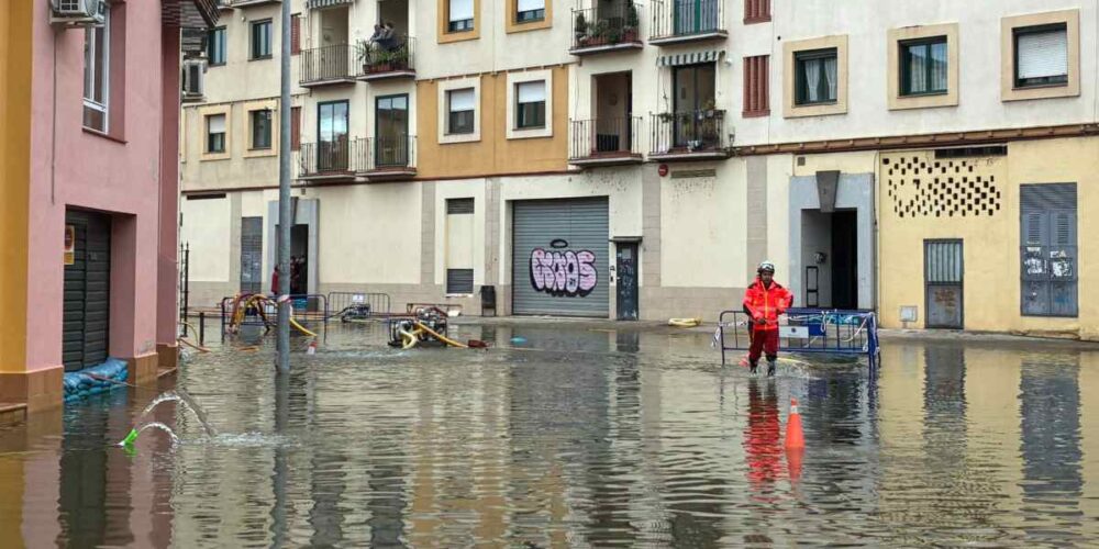 Inundaciones en la calle Entretorres de Talavera el domingo 8 de febrero de 2026. Foto: ENCLM/David Engenios