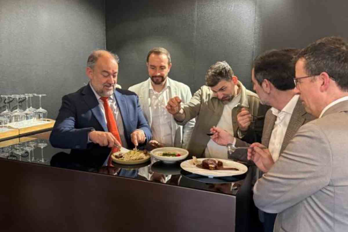Jesús Segura ha recreado algunos de los platos que se cocinaban en la villa romana de Noheda (Cuenca).