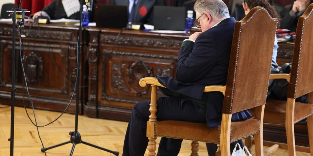 El médico y la enfermera a los que se juzga en la Audiencia Provincial de Toledo. Imagen: Efe.