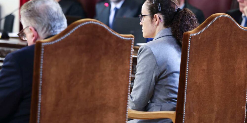 El médico y la enfermera a los que se juzga en la Audiencia provincial de Toledo. Imagen: Efe.