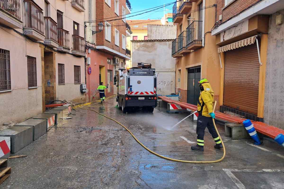 Tareas de limpieza en Talavera tras las inundaciones. Foto: Infocam