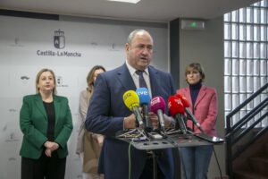 El consejero de Agricultura, Ganadería y Desarrollo Rural, Julián Martínez Lizán.