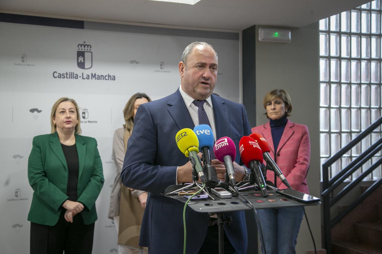 El consejero de Agricultura, Ganadería y Desarrollo Rural, Julián Martínez Lizán.