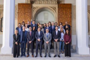 Foto de familia de la recepción del Gobierno regional a la delegación europea de Microsoft.