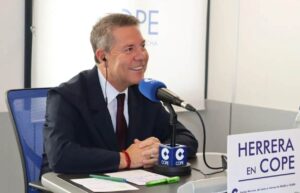 Un momento de la entrevista a Emiliano García-Page.