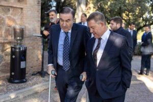 Emiliano García-Page y Pedro J. Ramirez.