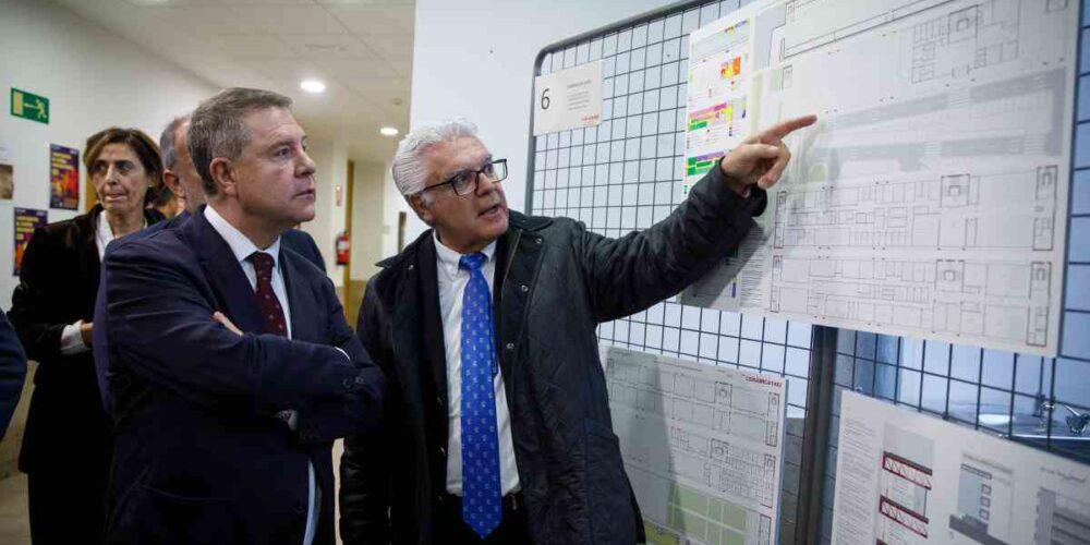 Page comprobando cómo es el nuevo proyecto de Facultad de Ciencias de la Salud de la UCLM en Talavera.