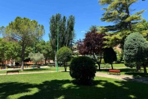 Imagen de un parque en Cuenca.