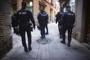 Agentes de la Policía Nacional. Foto: Rebeca Arango.