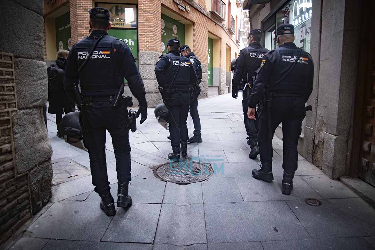 Agentes de la Policía Nacional. Foto: Rebeca Arango.