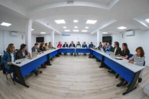 Paco Núñez se reunió con responsables del área sectorial de su partido.