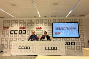 El secretario general de CCOO en Castilla-La Mancha, Javier Ortega y el portavoz del jurado, Antonio Arrogante