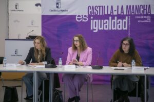 La consejera de Igualdad, Sara Simón, ha presidido la Mesa Técnica contra la Trata con Fines de Explotación Sexual
