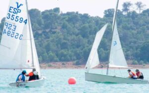 Una de las actividades organizadas por el club de vala de Valverde de Júcar.