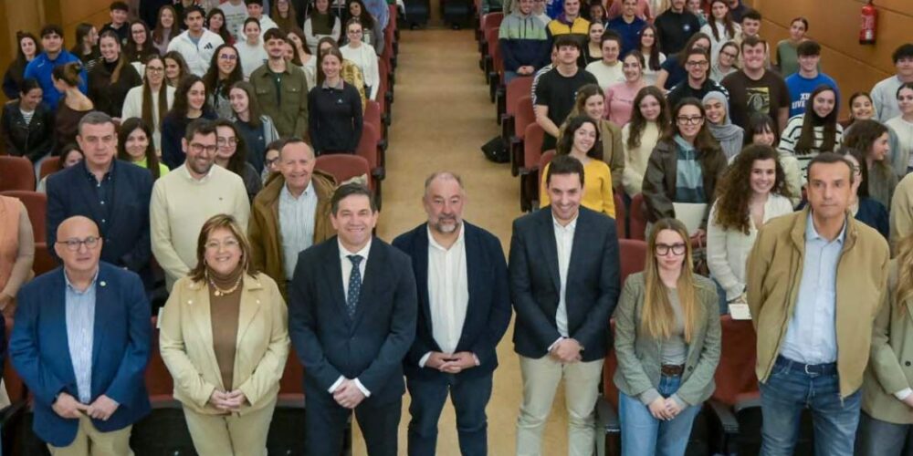 Autoridades y alumnos que viajarán el próximo mes de abril hasta el Sáhara